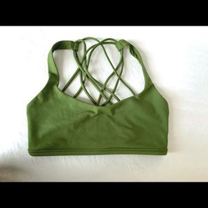 Lululemon Free to be Wild | size 4